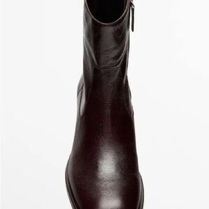 Massimo Dutti Women's Crackled Leather Ankle Boots